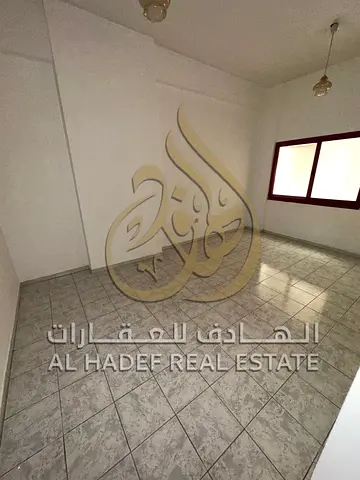 بلكونة ▫️موقع حيوي على الشارع الرئيسي ▫️قريب من مخرج دبي والتعاون ▫️بالقرب من محطات الباص والخدمات ▫️مساحات مريحة وتشطيب جيد 💳9999 الدفع 4 أو 6 دفعات