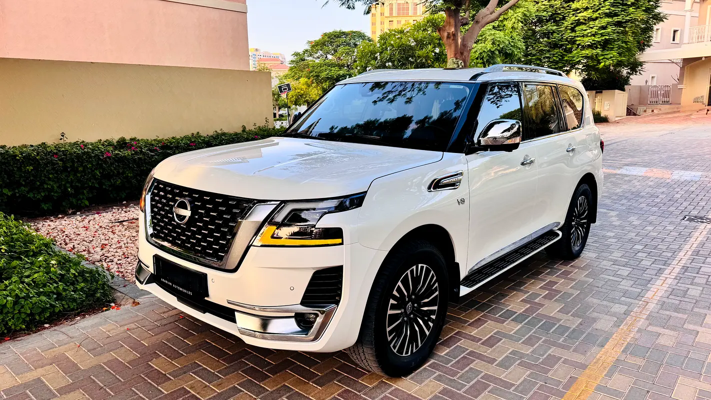 Nissan Patrol 2024 — photo 1 of 20