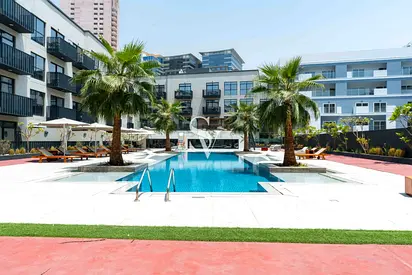 Chiller Free | White Goods | Low Floor | Spacious