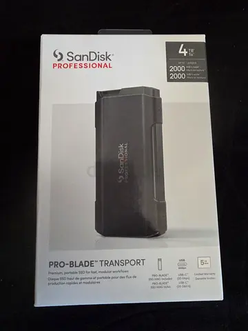 SanDisk Professional PRO-BLADE 4TB SSD wtih SSD Transport MAG