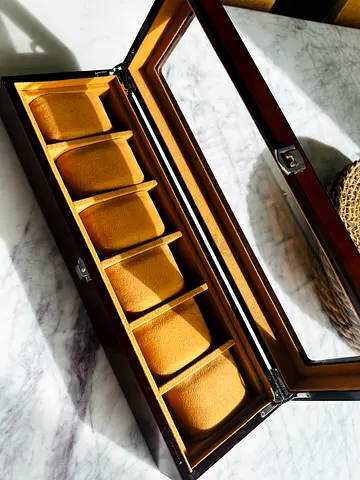 Watch storage box