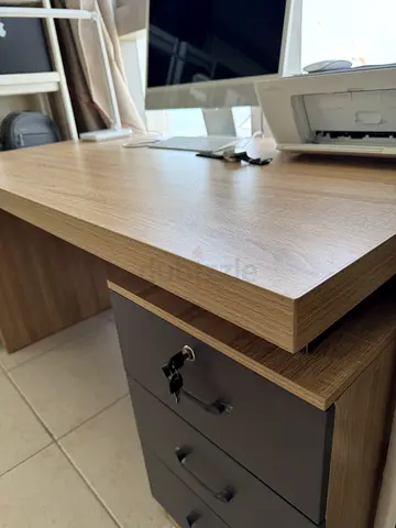 Light wood office desk with storage drawers and shelving — perfect condition