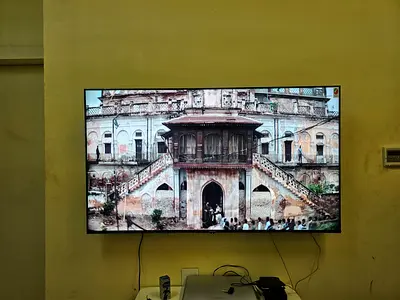 65 Panasonic full mart 4k uhd tv