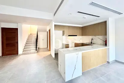 Single Row | Vacant Soon | Modern | Bright Layout