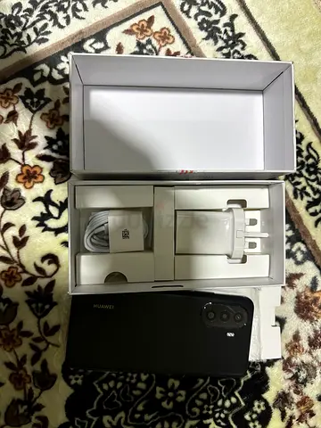 HUAWEI nova Y71 ROM: 128GB RAM:8GB COLOR:Black MODEL:MGA-LX9 Dual SIM