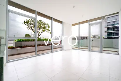 Corner Unit | Big Balcony | Burj Views