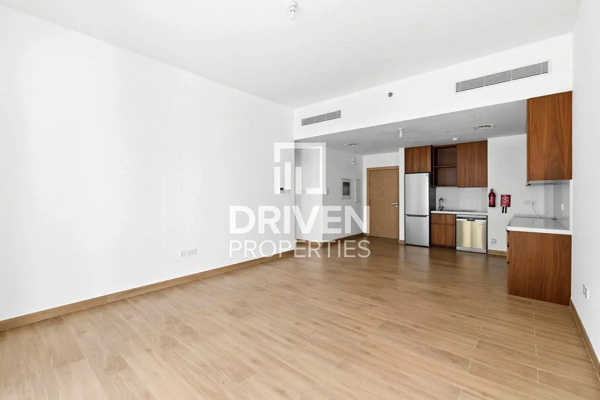 Stunning Sea View | Great Location | Elegant Unit