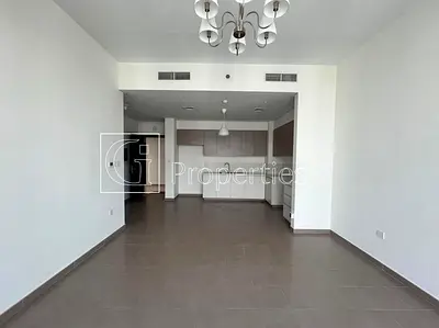 Spacious & Bright | Vacant Unit | Open to Offers