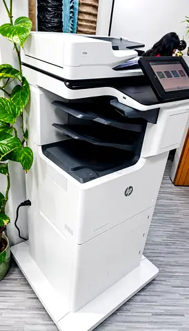 HP Color LaserJet Flow E67660
