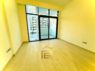 Spacious Studio Apartment with Modern Amenities