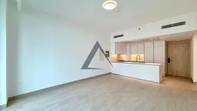 Kitchen Appliances - Bright Unit - Ready to Move