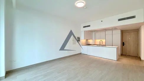 Kitchen Appliances - Bright Unit - Ready to Move