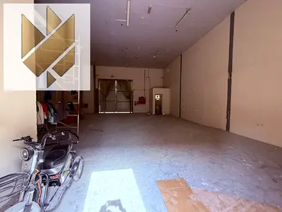 Warehouse on a main road | 2,000 sq. ft. | Electricity and sewage available | Suitable for any activity