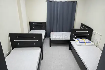 Executive ladies bedspace available near to metro(BurJuman Exit 04)