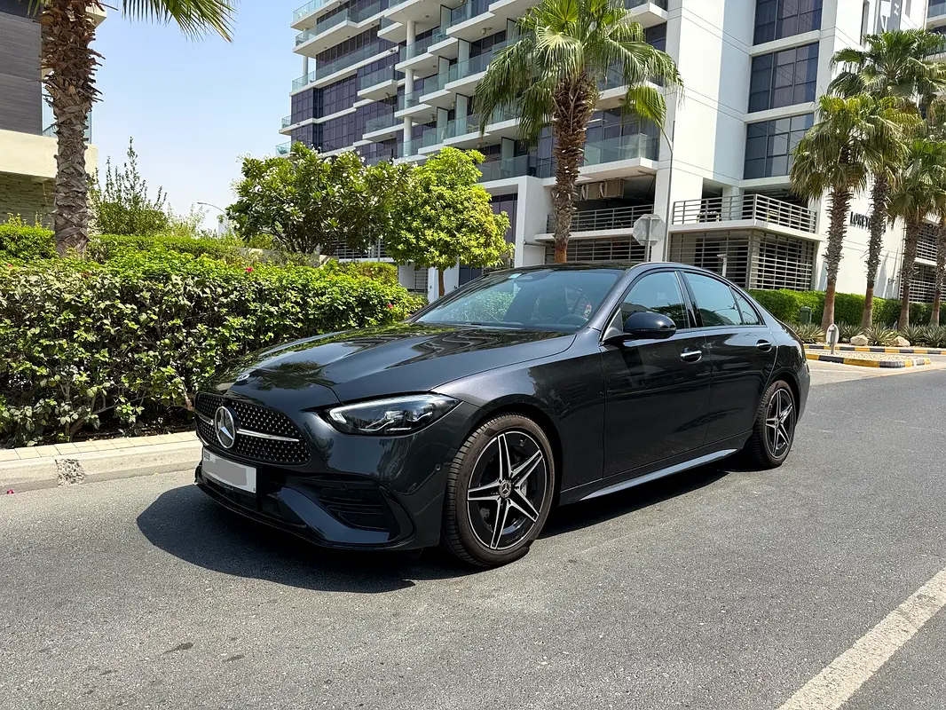 Mercedes-Benz C-Class 2025 — photo 1 of 20