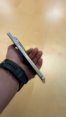Vivo X200 PRO like brand new,very neat and clean condition. Coming with original box and accessories