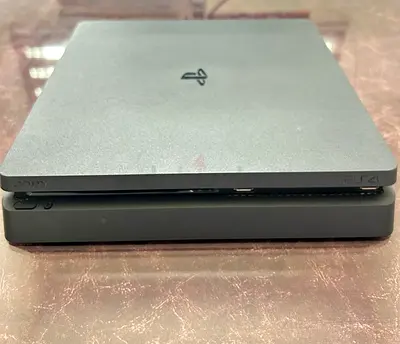 [FIRST COME FIRST SERVED] PS4 Slim 1 TB JetBlack + 2 Controllers + Free Cover