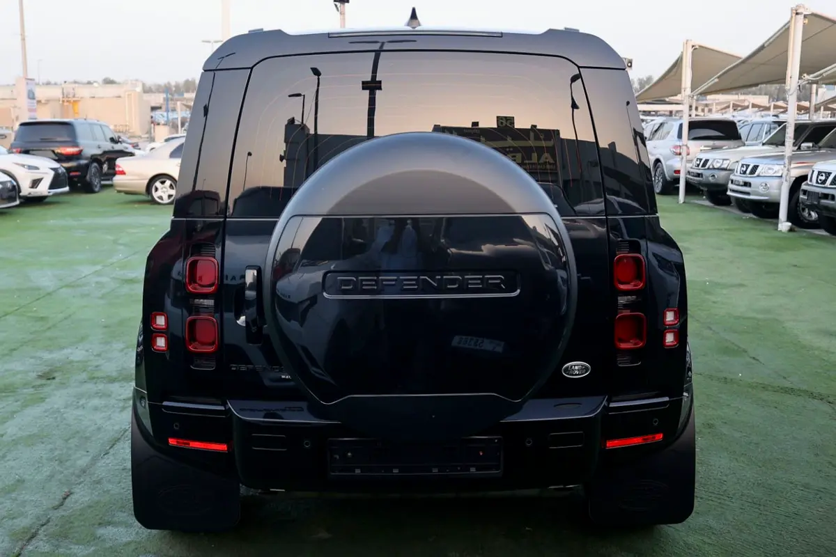 Land Rover Defender 2023