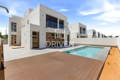 Modern Style | Standalone Villa | Skyline View