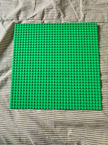 LEGO GREEN BASEPLATE ORIGINAL SET NUMBER 10700 (Opned)