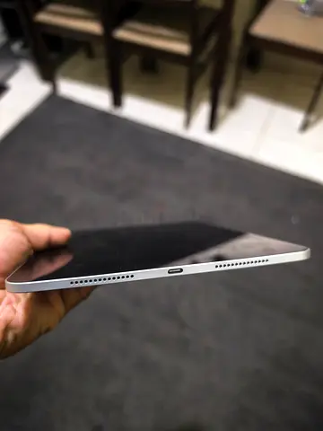 Apple iPad pro 6th generation m5 256gb(Silver) - Good Condition, USB-C, 11-inch