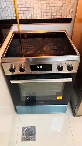 Stainless Steel Electric Ceramic Hob with Built-in Oven (Good Condition)