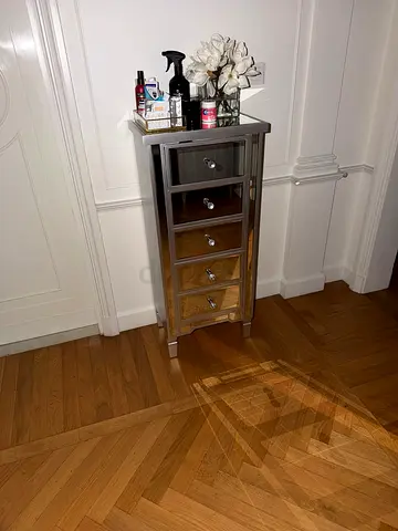 FOR SALE: CHEST DRAWERS - 5