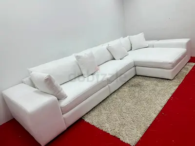 Like new condition Eicholltz brand lshape comfortable sofa