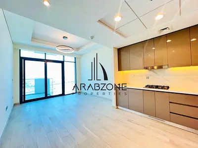 Bright and spacious |fitted kitchen prime location