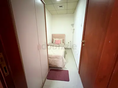 Super clean Single room with attached washroom for rent near Sahara Center