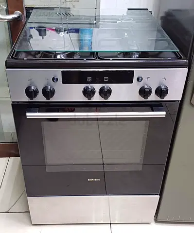 Siemens freestanding gas cooker with oven - good condition