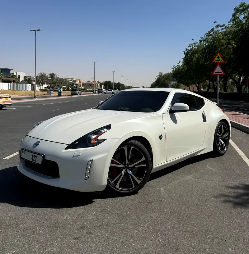 Nissan 370z 2019 — photo 1 of 12