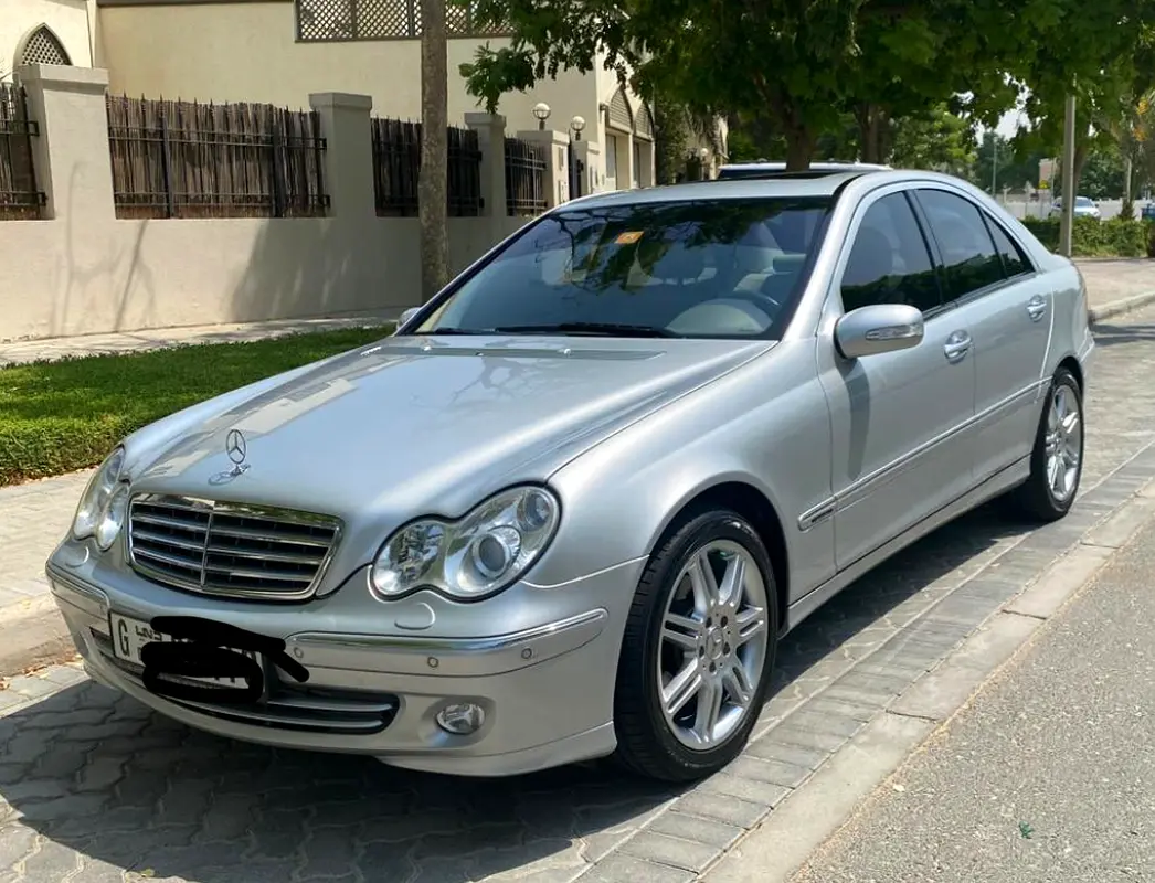 Mercedes-Benz C-Class 2006 — photo 1 of 15