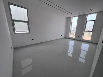 6 master bedrooms, 7 bathrooms, large living room, large lounge, large main kitchen, preparation ki