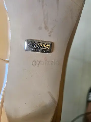 Beira Rio beige patent heels size 37 - gently used