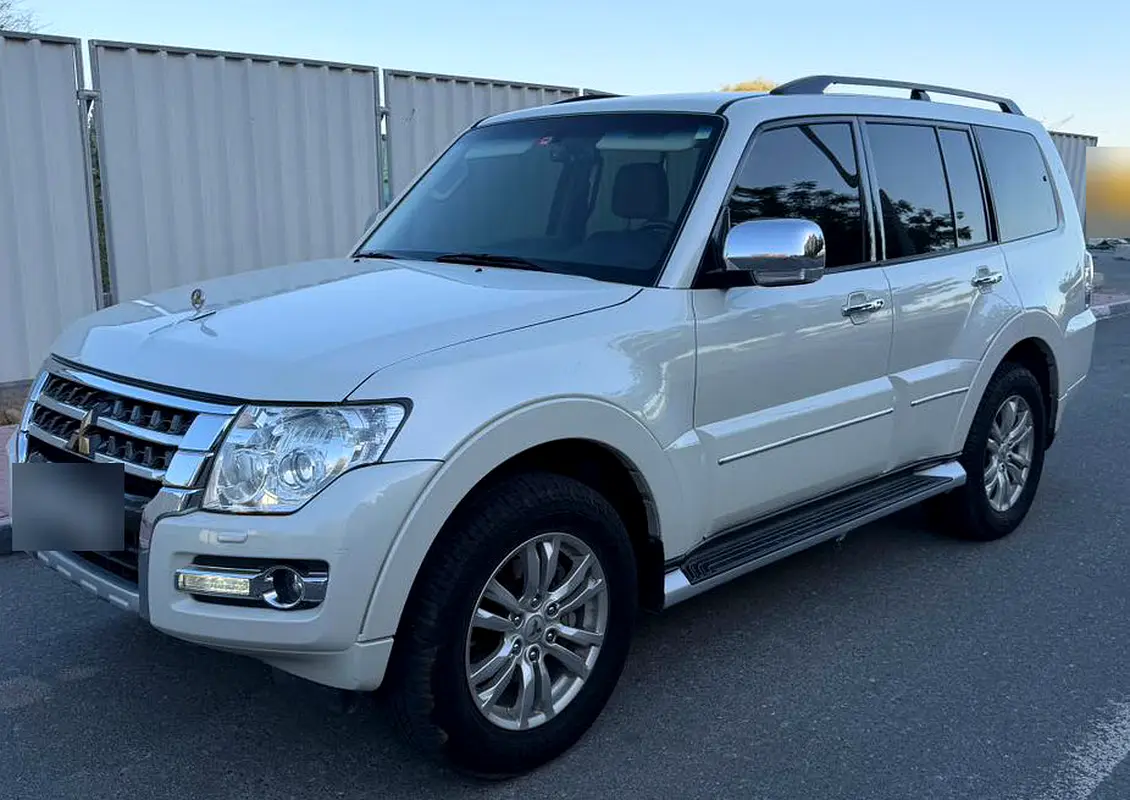 Mitsubishi Pajero 2021 — photo 1 of 7