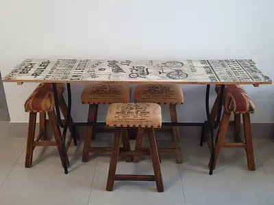 Vintage-style Wooden Bench Table with 5 Stools
