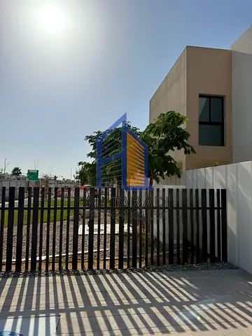 Stunning 2 bedrooms Townhouse I| Single Row II Upcoming !!