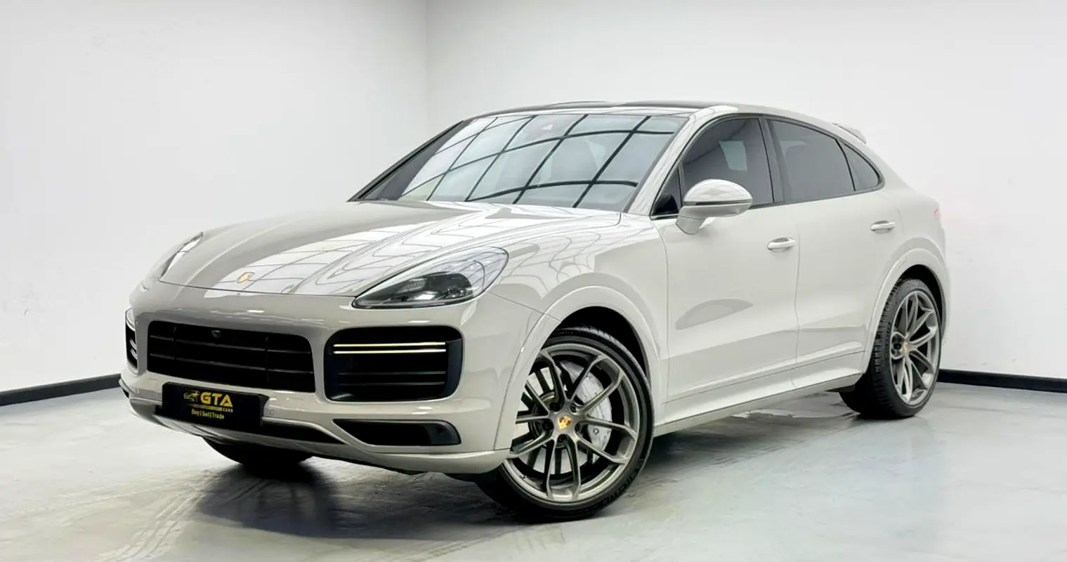 Porsche Cayenne 2020 — photo 1 of 17