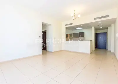 4- Cheques | Bright & Clean| Ready To move In