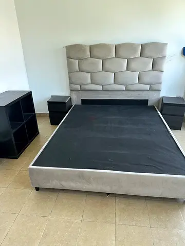 Bed + 2 side tables