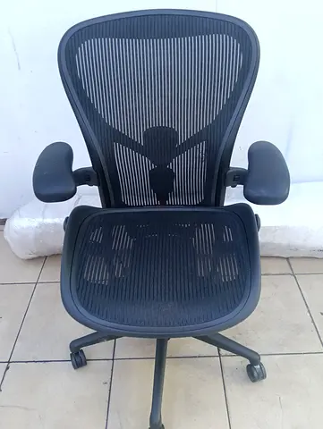 For selling Herman Miller remastered chair.size C.fully loaded
