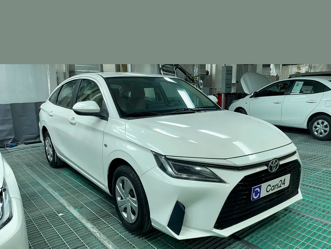Toyota Yaris 2023 — photo 1 of 13
