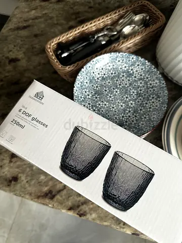 Set of 6 Textured Glass - 250ml (New in Box)/ set of 6 large Tumbler glasses/ 2 wine glasses