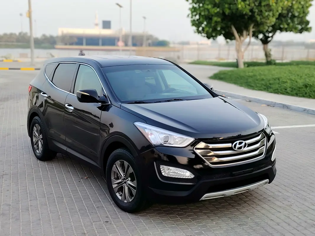 Hyundai Santa Fe 2016 — photo 1 of 18