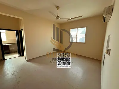 شقة غرفة وصالة بمساحات واسعة وتشطيب مميز، تقع في موقع حيوي واستراتيجي على شارع الشيخ عمار مباشرة، مما يوفر سهولة الوصول إلى جميع الخدمات والمرافق الح