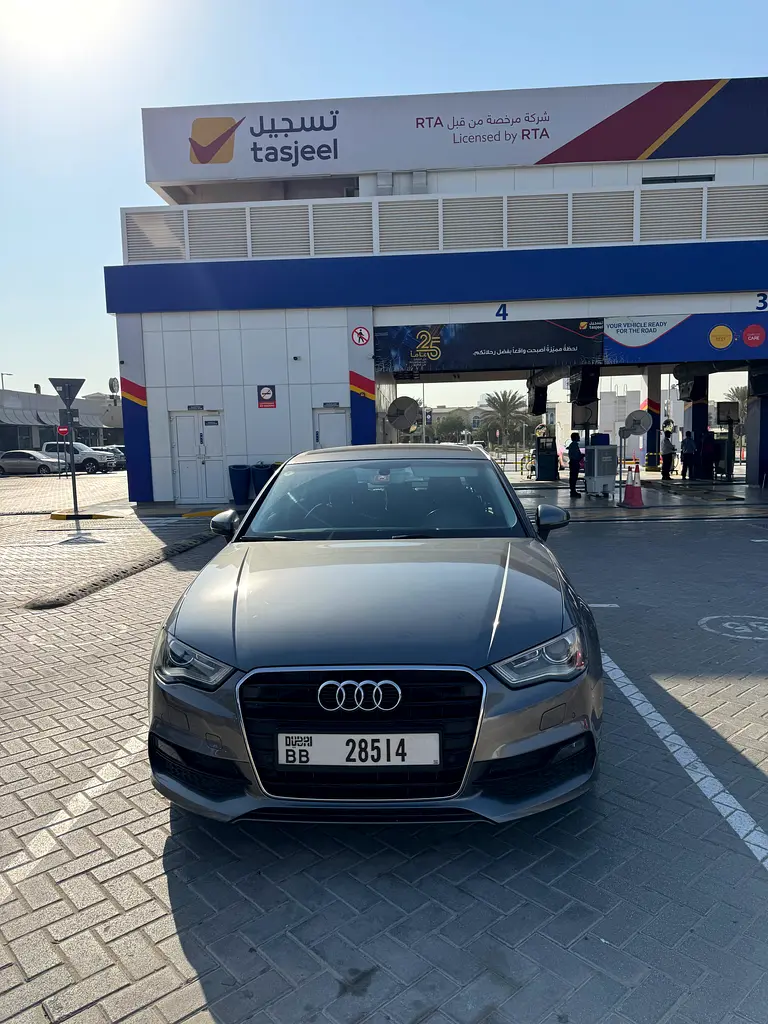 Audi A3 2016 — photo 1 of 7