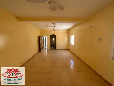 بيت زاوية اربعة غرف نظيف في الحزانة