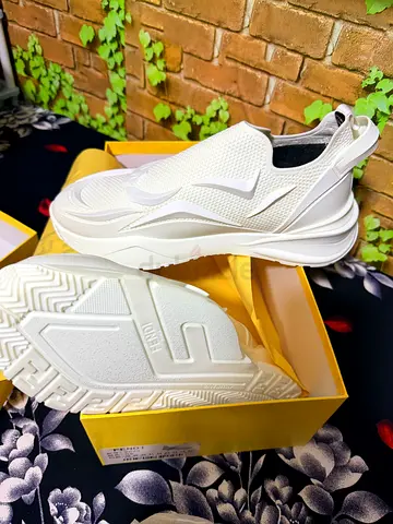 Fendi snkrs