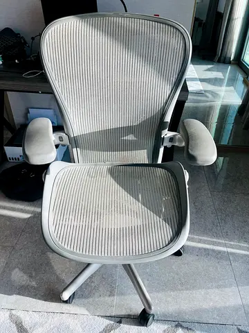 Herman Miller Aeron size B fully loaded